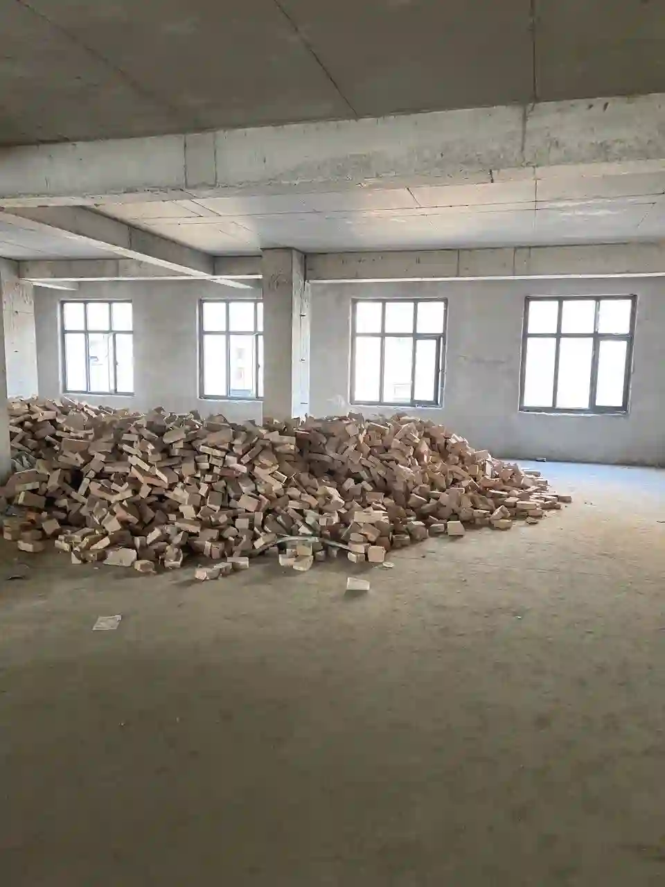 Помещение под свободное назначение