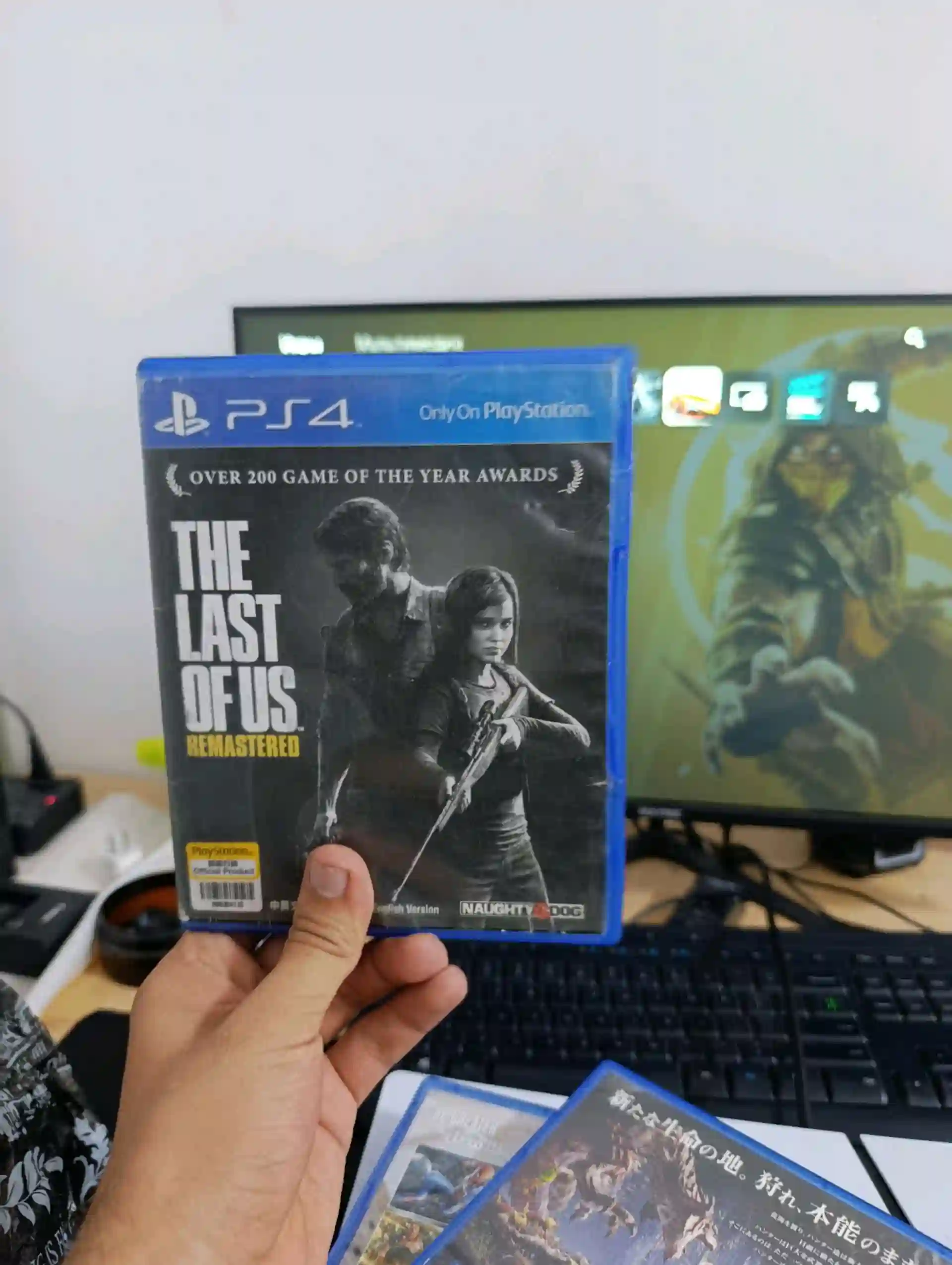 диск от sony playstation 4-ps5