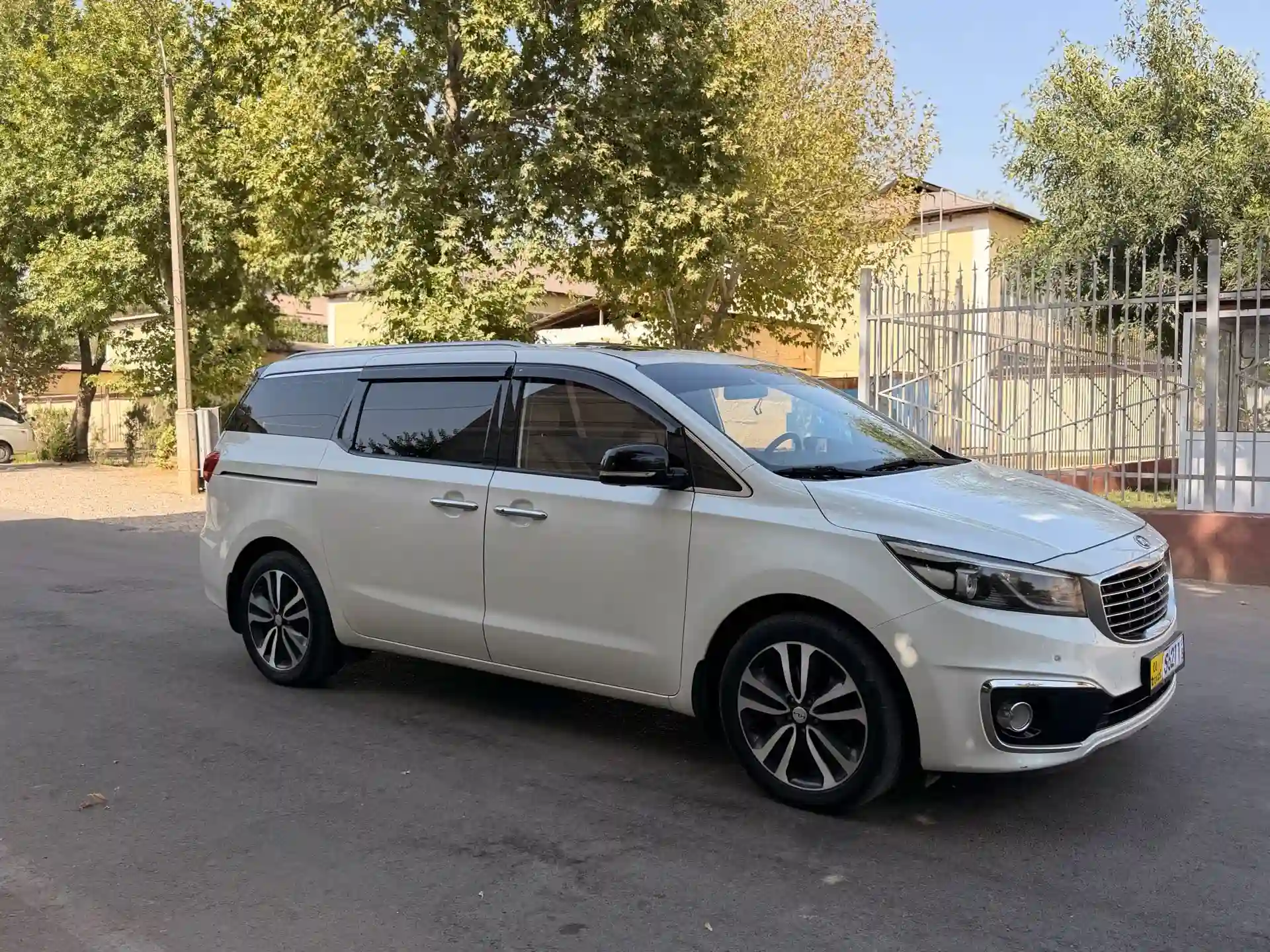 Kia Carnival 2015