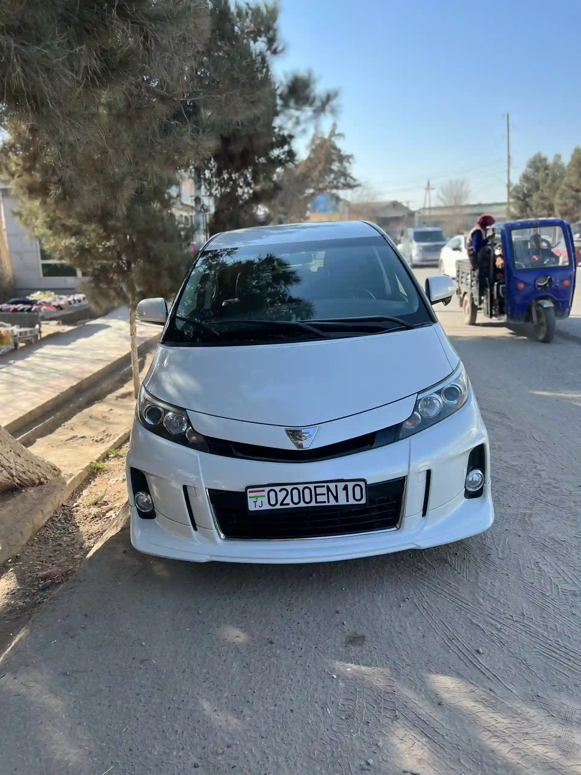 Toyota Estima 2014
