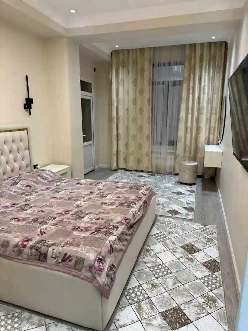 2-к квартира, 3 этаж, 80 м², Овир