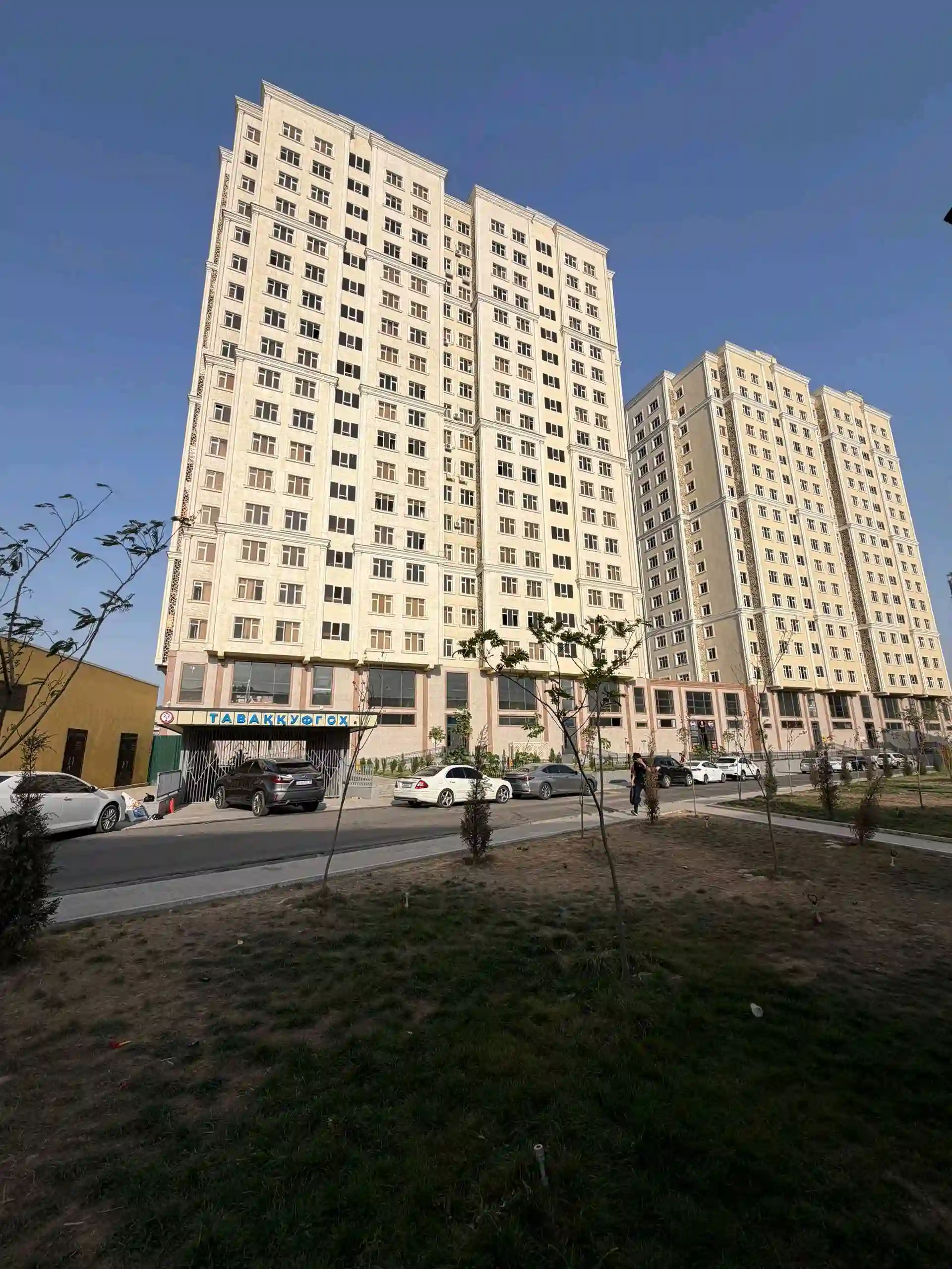 3-к квартира, 15 этаж, 83 м², фирдавси 46 мкр