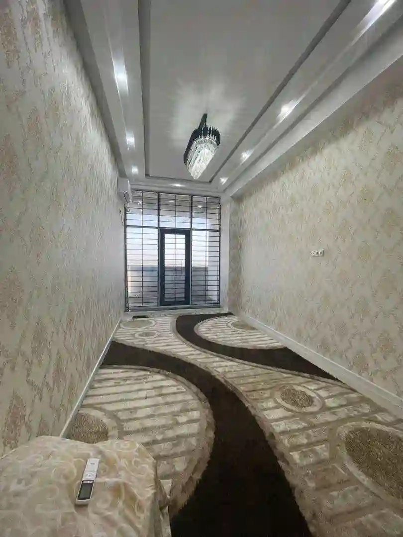 3-к квартира, 17 этаж, 17 м², Фирдавси