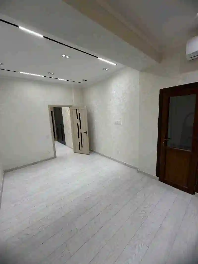 2-к квартира, 11 этаж, 60 м², 33 мкр