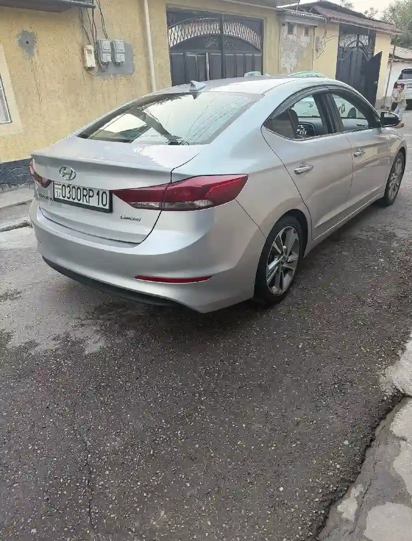 Hyundai H 200 2012