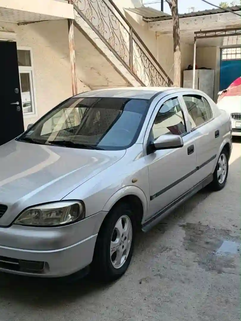 Opel Astra j 2000