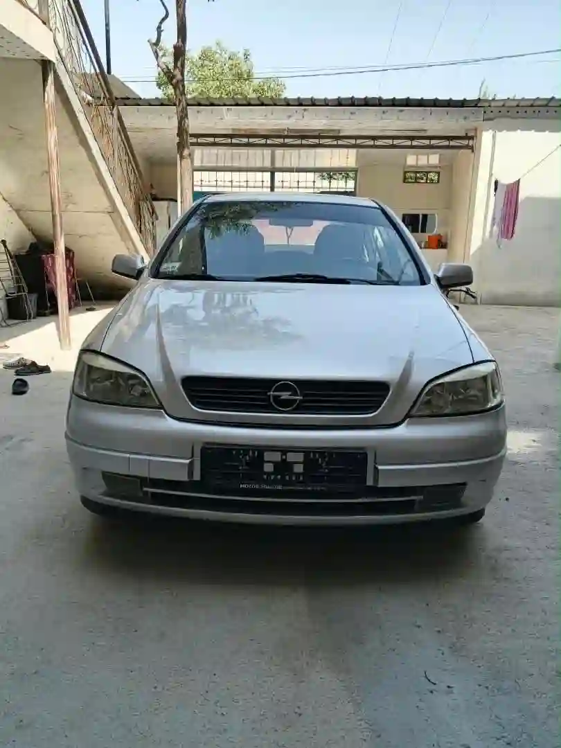 Opel Astra j 2000