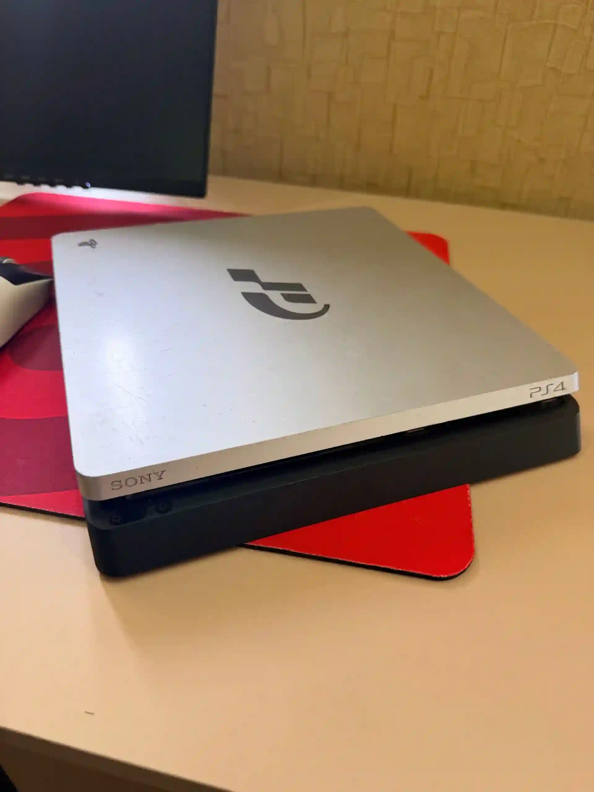 Sony 4 GT limited edition 