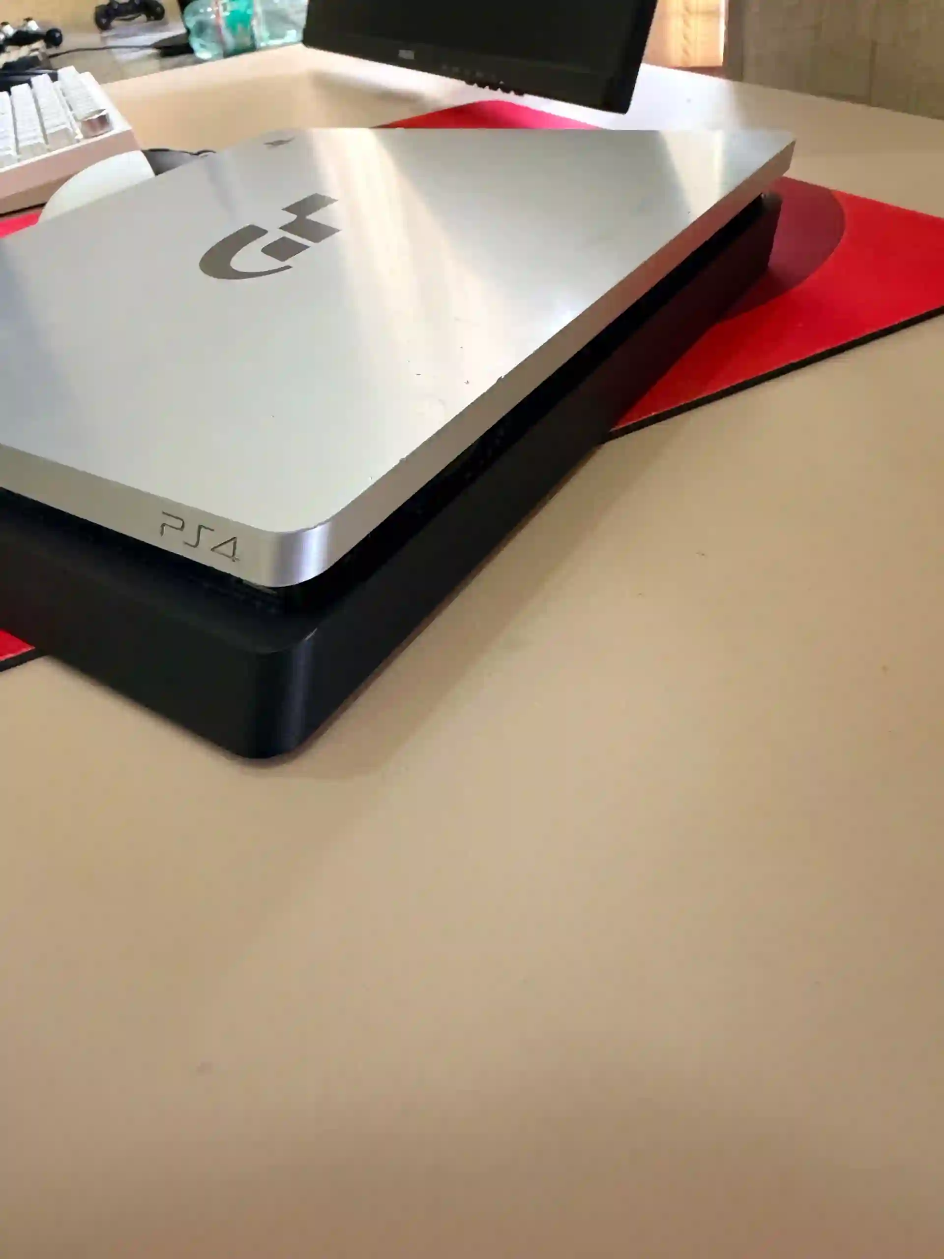 Sony 4 GT limited edition 