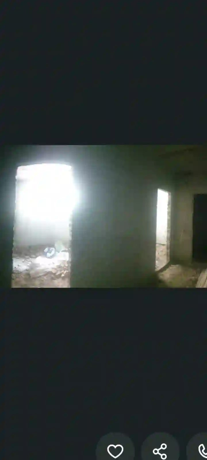1-к квартира, Цокольный этаж, 38 м², 8 мкр мактаби болоекат