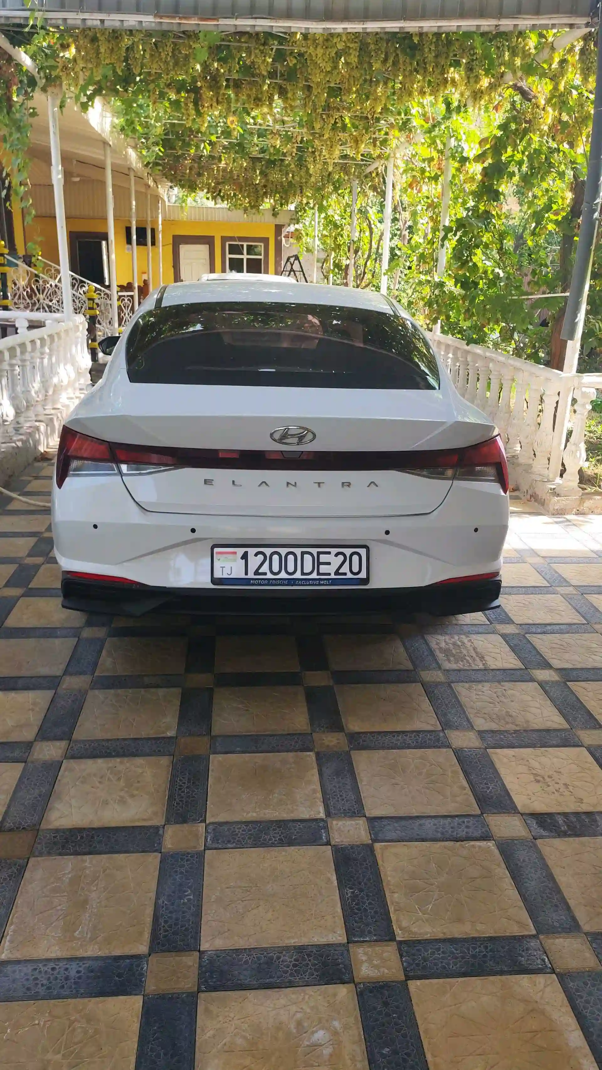 Hyundai Elantra 2022