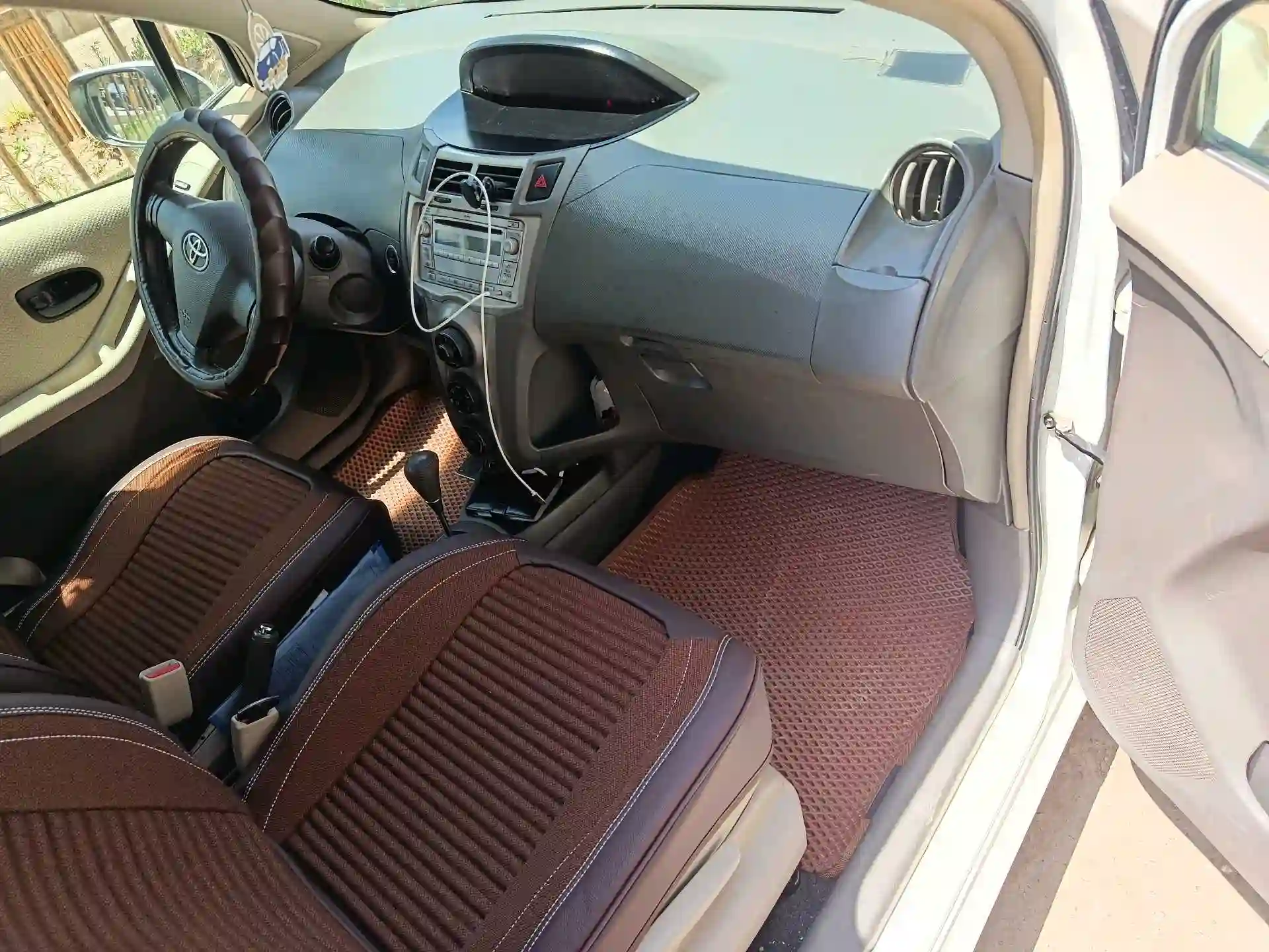 Toyota Vitz 2010