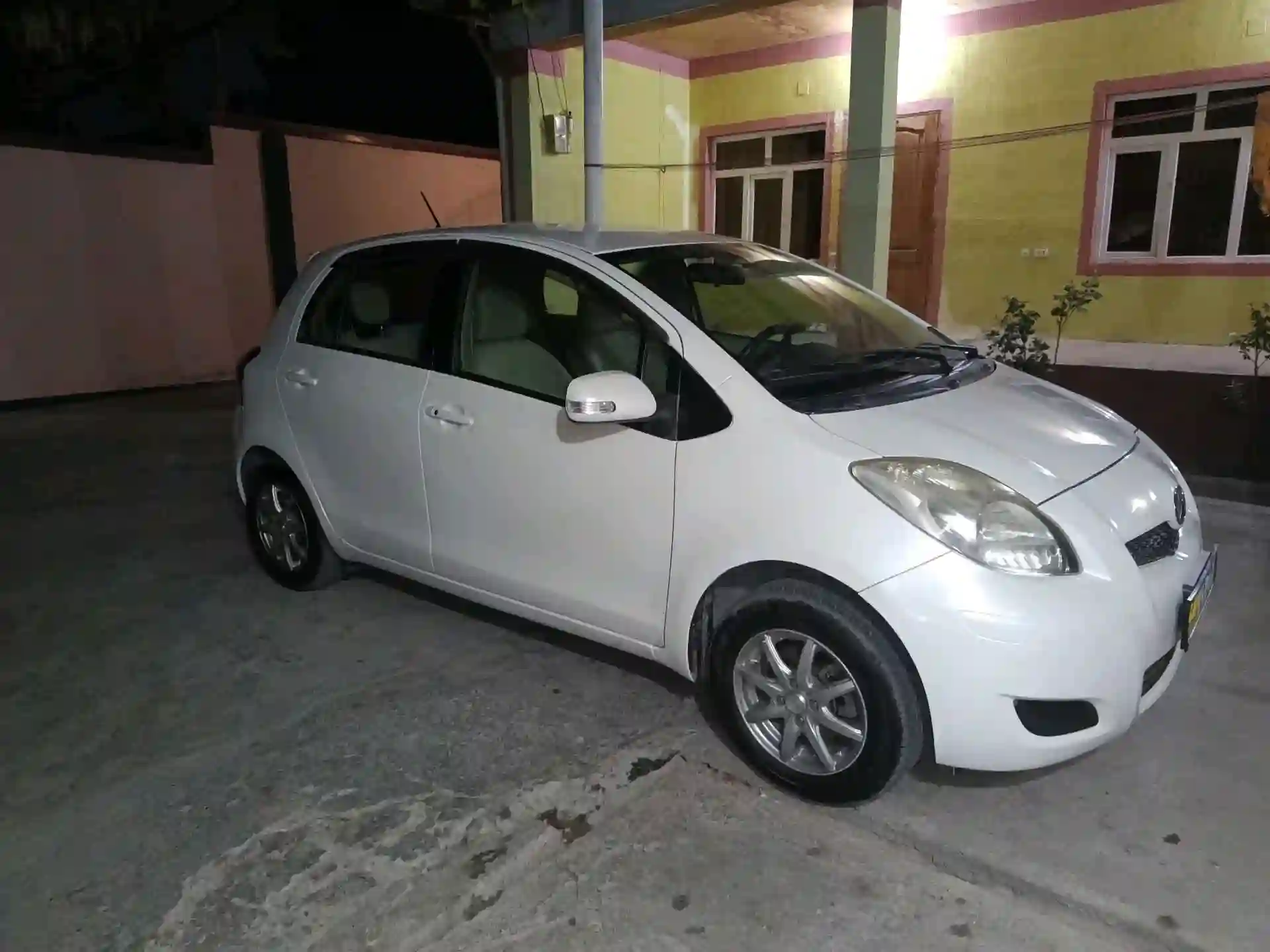 Toyota Vitz 2010