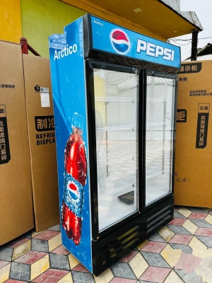 Витринный холодильник Pepsi 688л