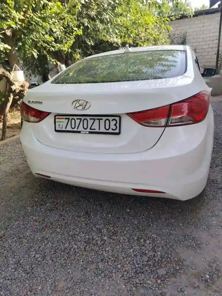 Hyundai Elantra 2012