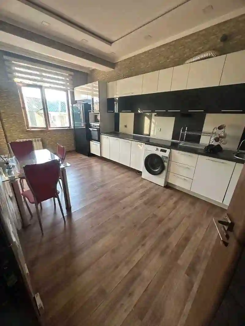 3-к квартира, 5 этаж, 130 м², И Сомони