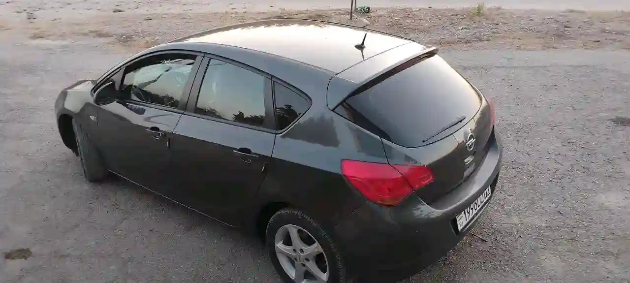 Opel Astra j 2010