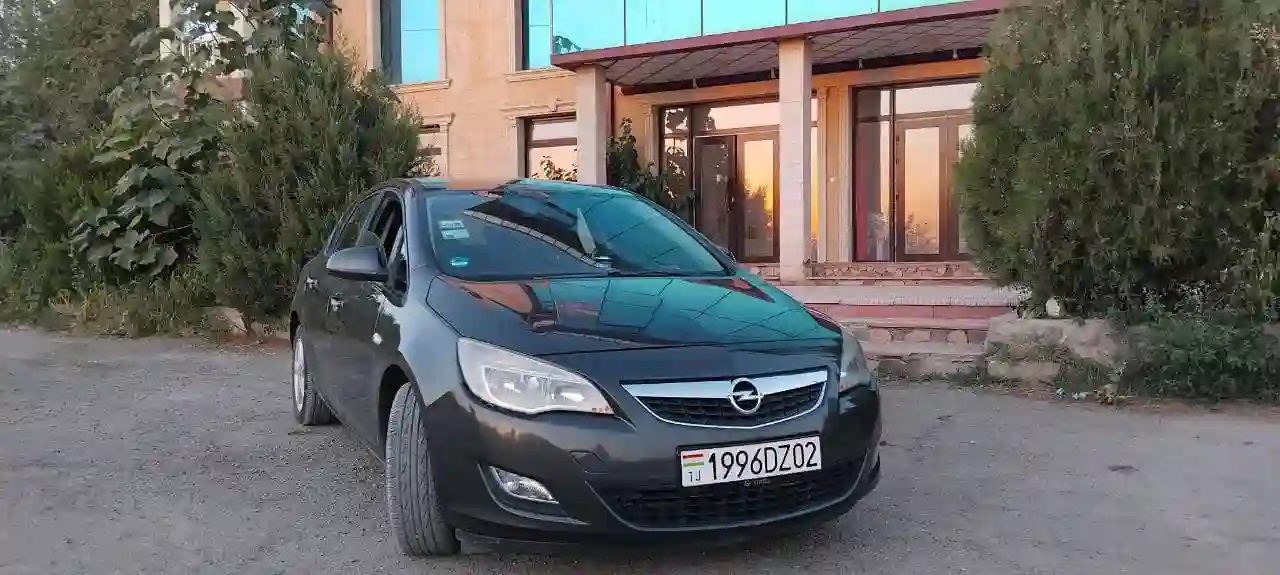 Opel Astra j 2010