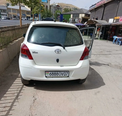 Toyota Vitz 2010