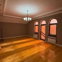 4 этажный, 7-комн. дом, 750 м², 10 соток, Шохмансур