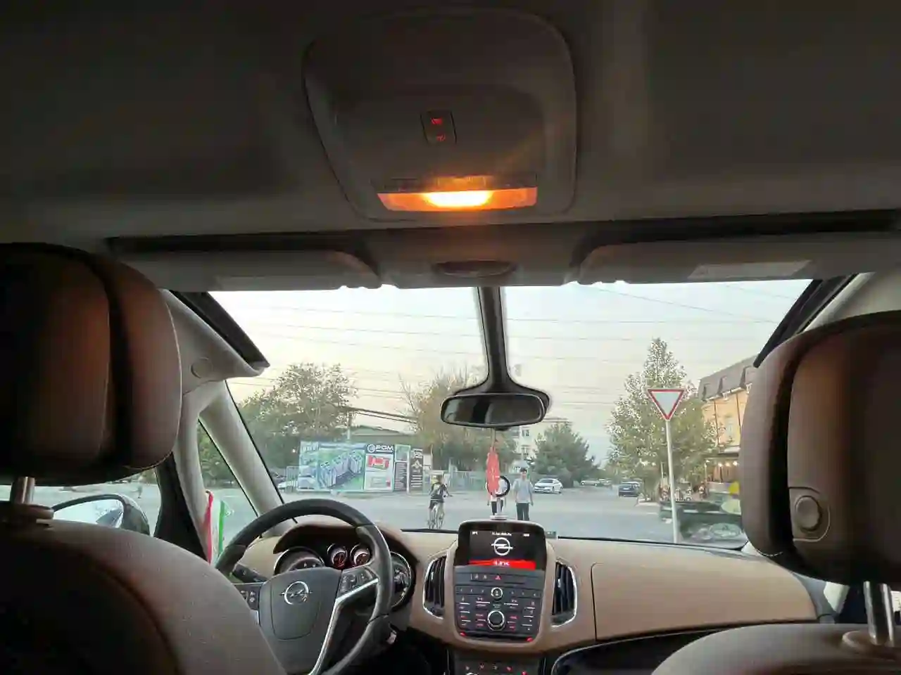 Opel Zafira 2014 — миниатюра 6