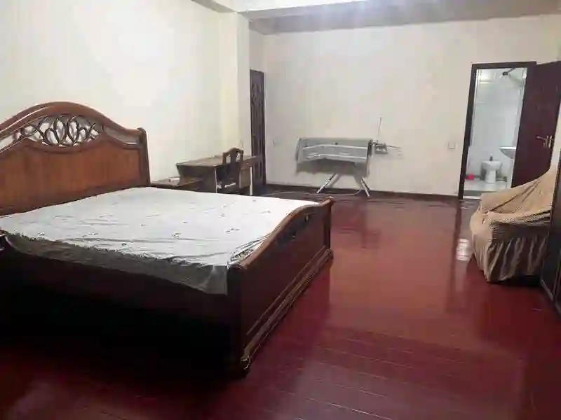 3-к квартира, 3 этаж, 165 м², И Сомони, ЦУМ, МГУ