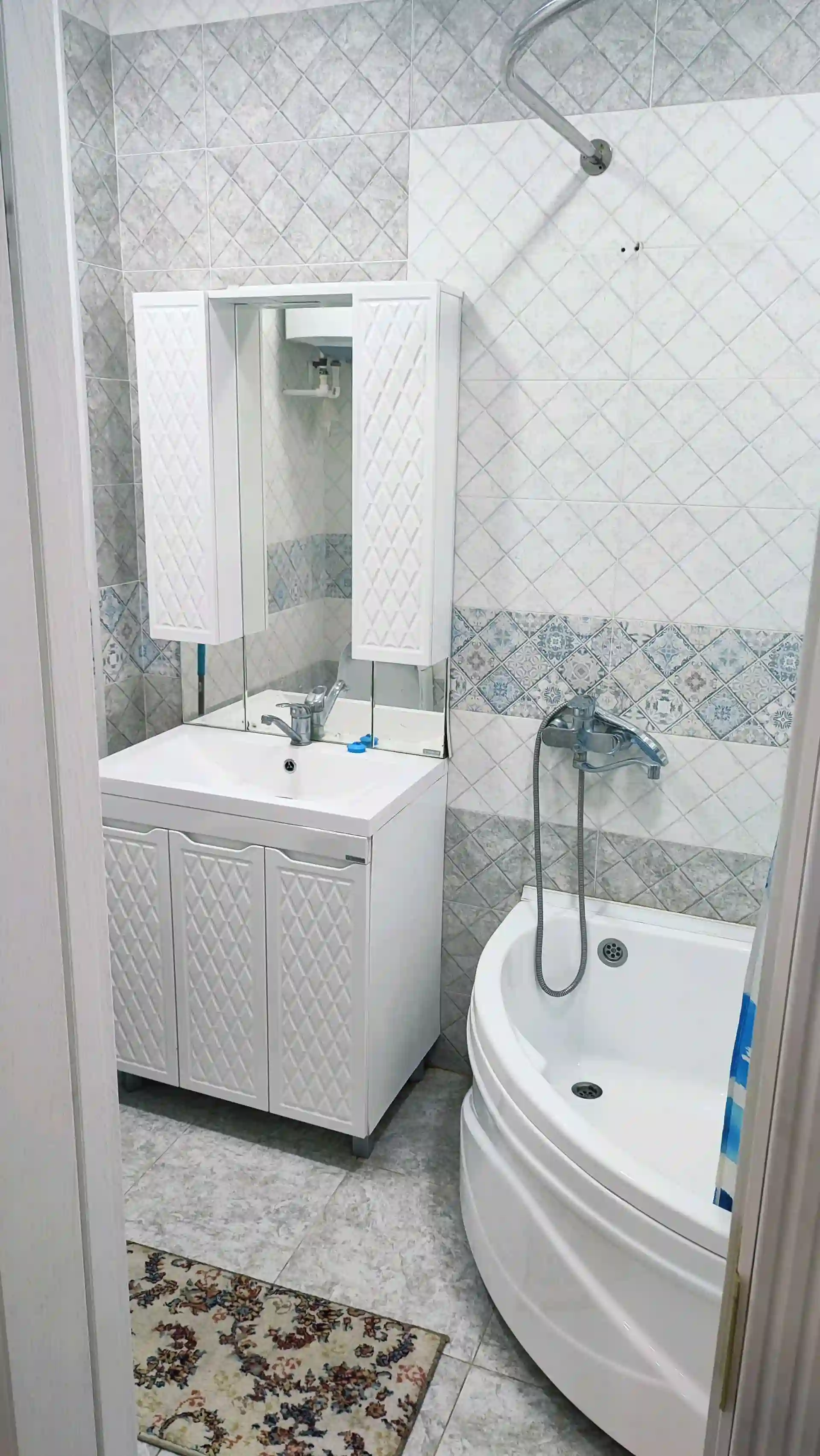 2-к квартира, 1 этаж, 50 м², 19 мкр — миниатюра 7