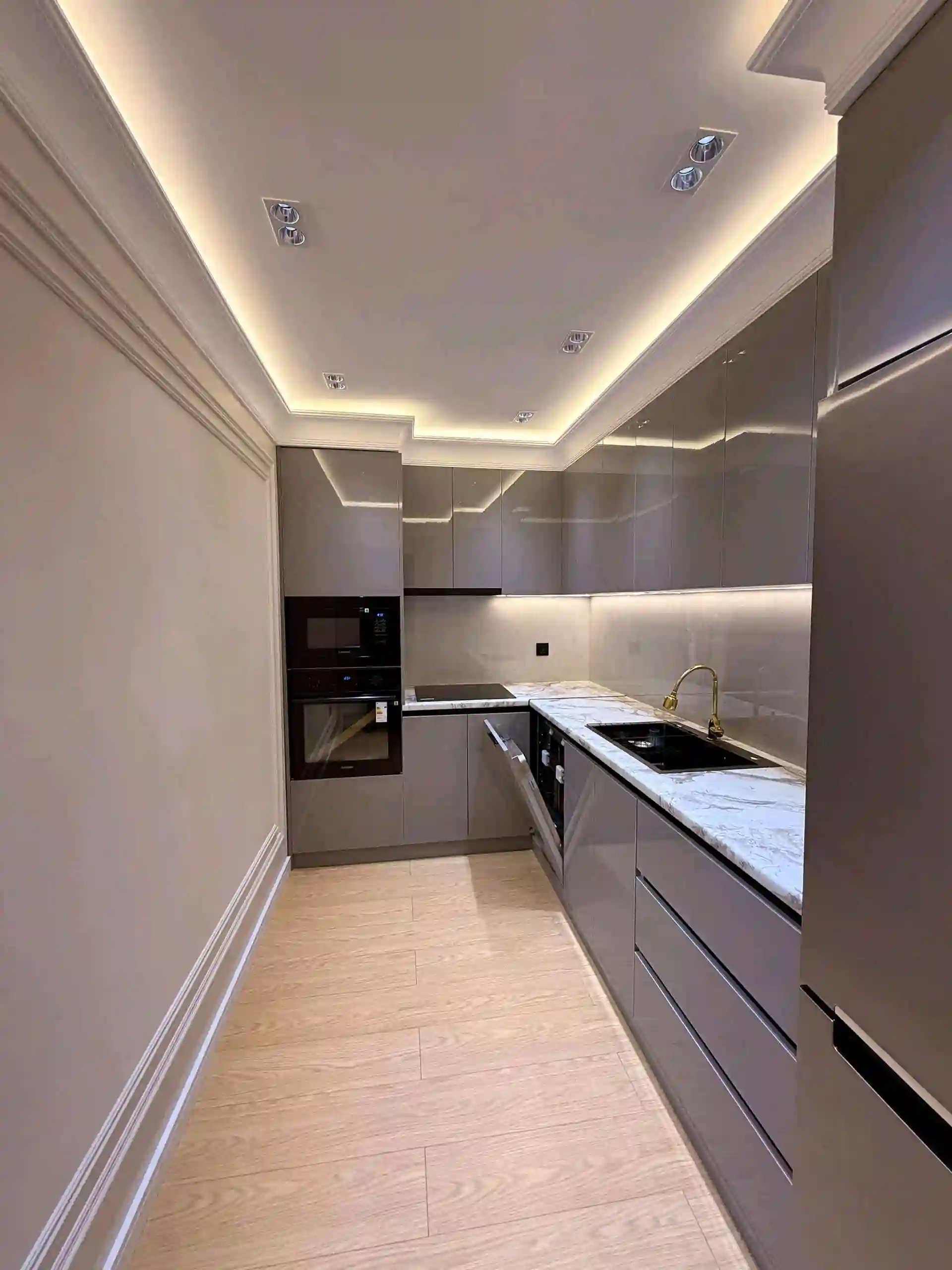 2-к квартира, 18 этаж, 54 м², Альфемо