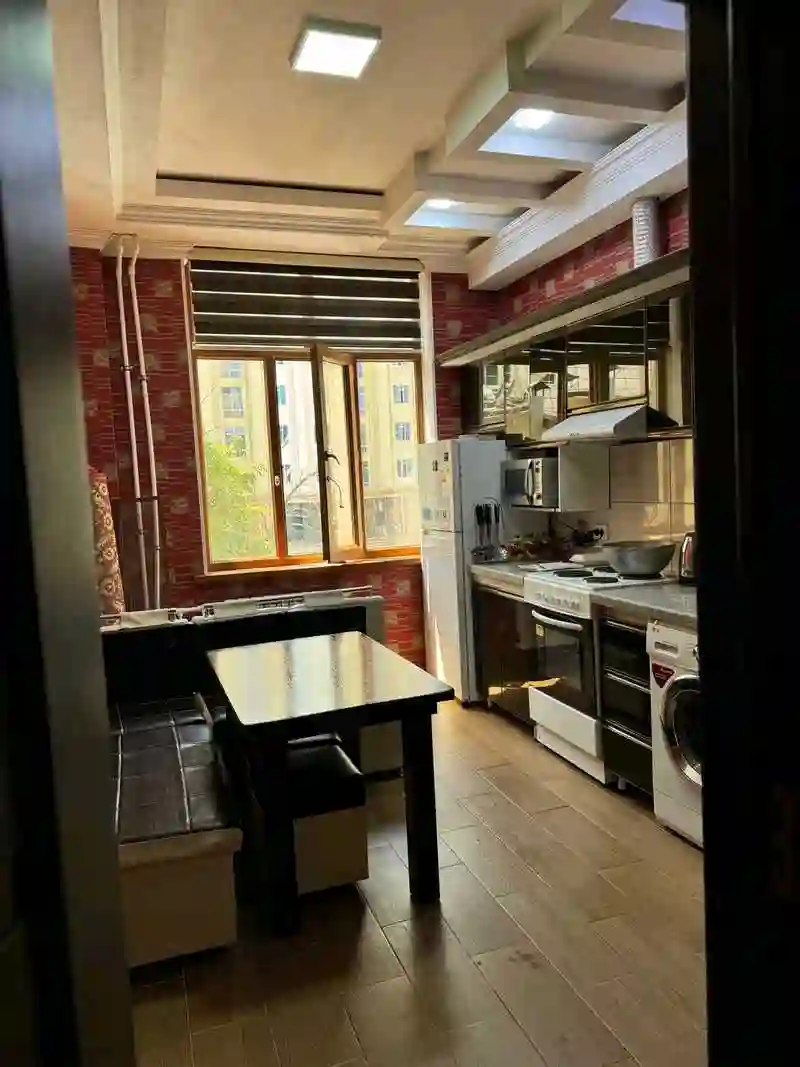 2-к квартира, 3 этаж, 84 м², Айни