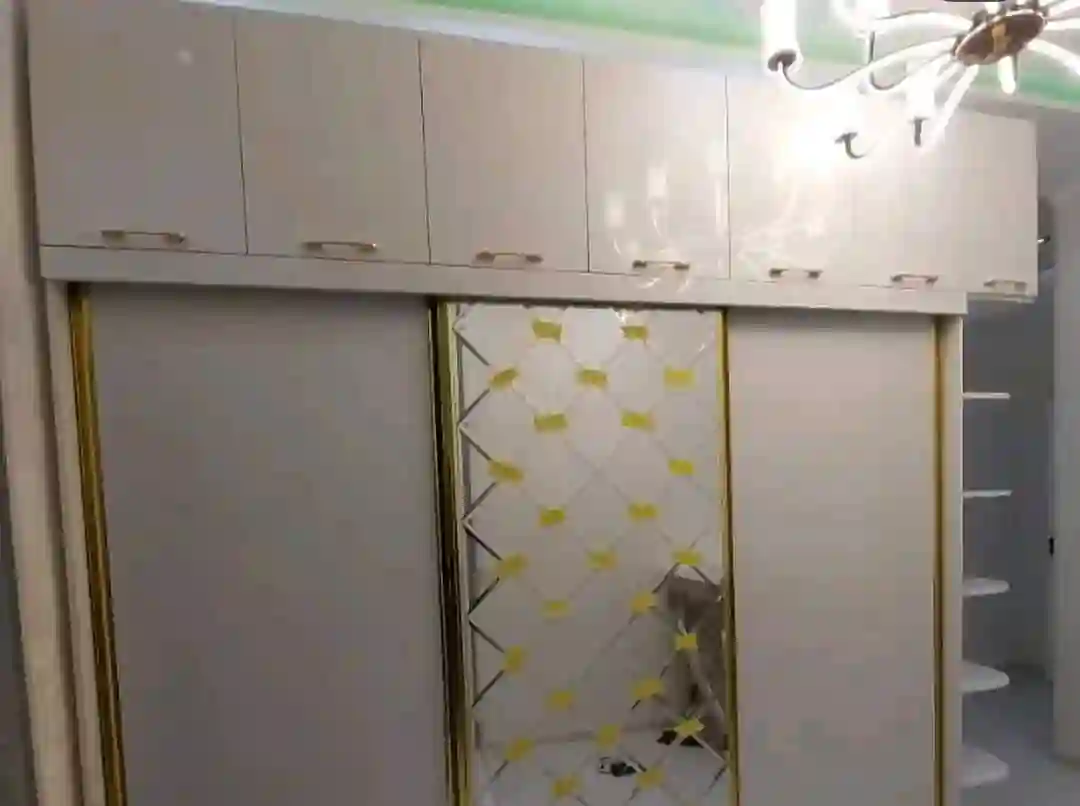 прихожей 