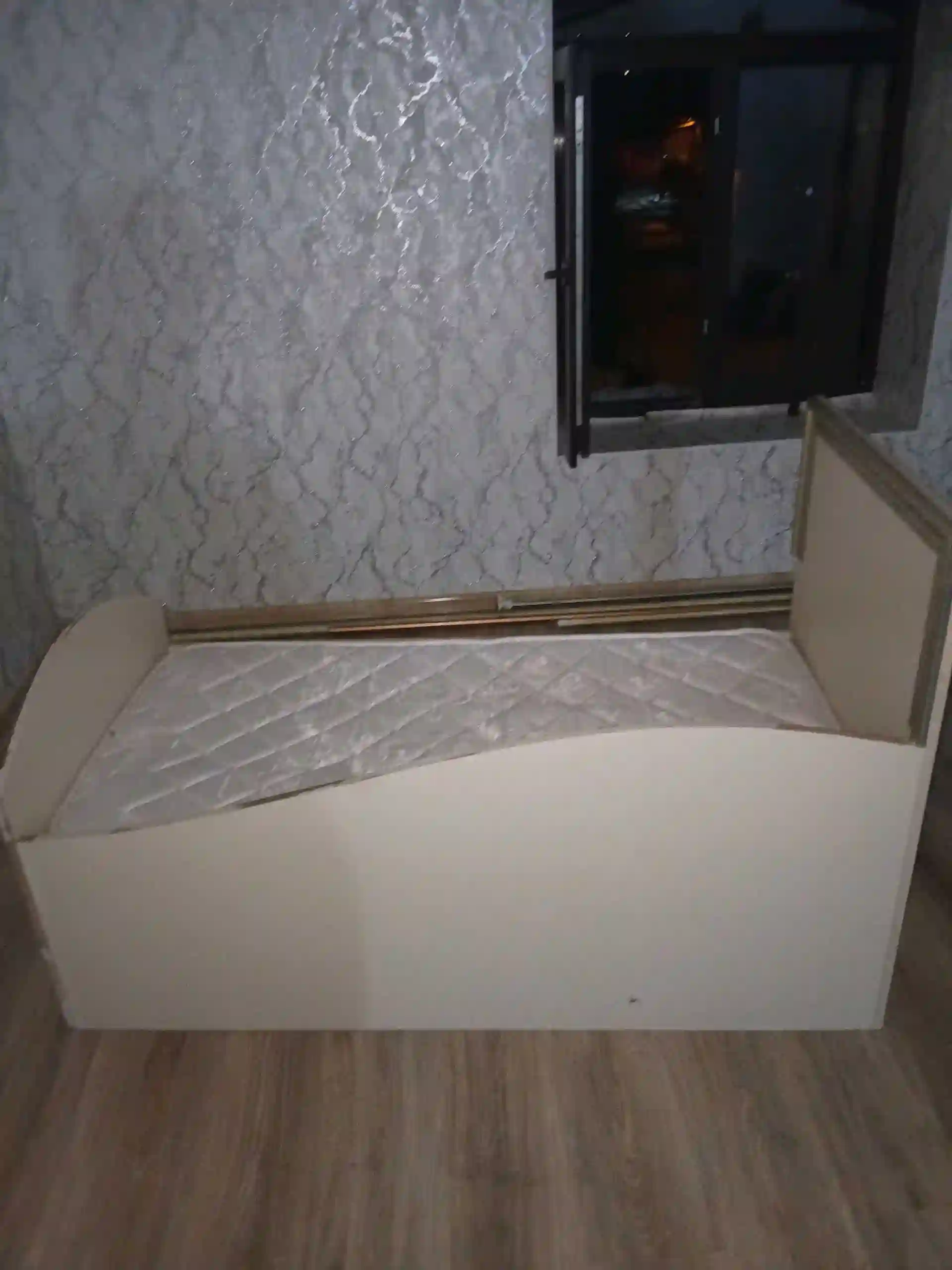 Кровать