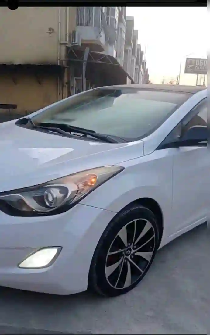 Hyundai Avante 2012