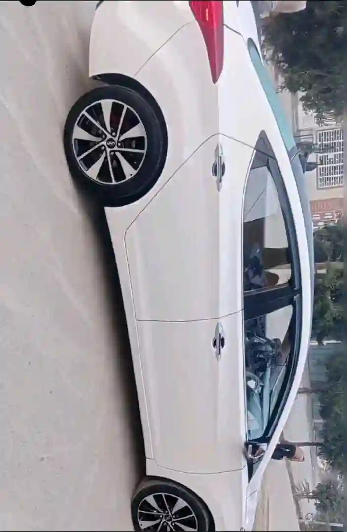 Hyundai Avante 2012