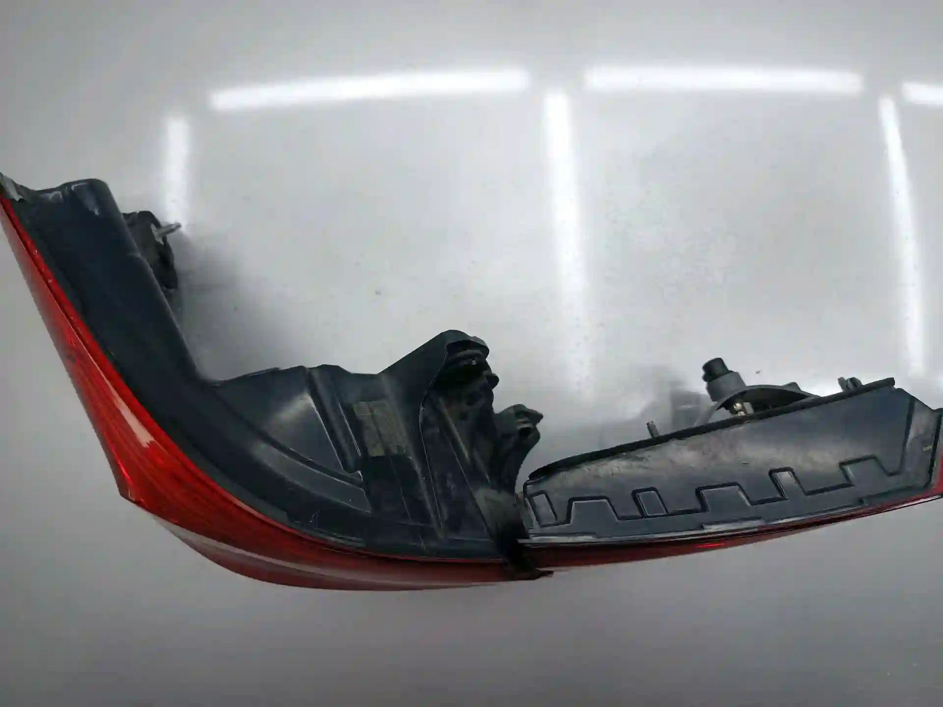 задний фонарь от BMW G30