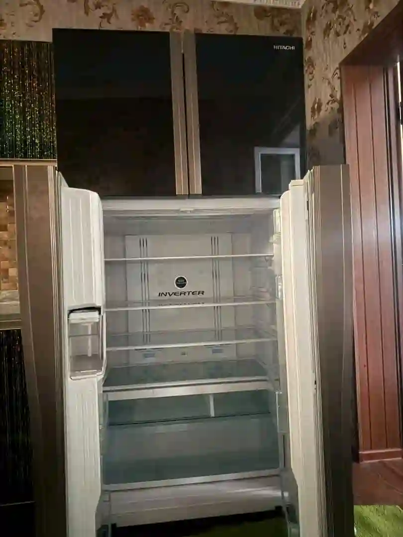 Холодильник HITACHI Inverter отличное состояние