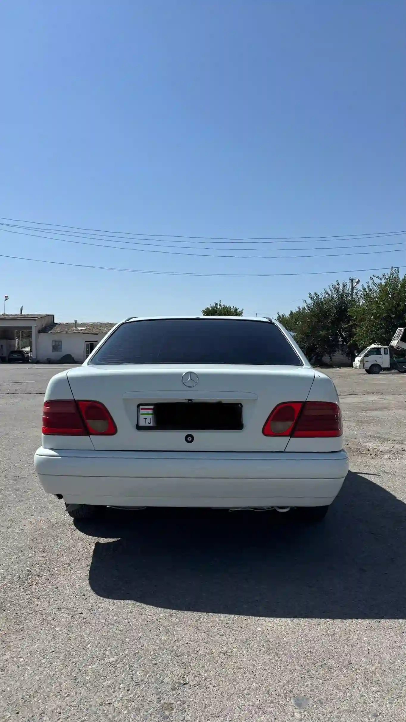 Mercedes-benz E class 1996 — миниатюра 4