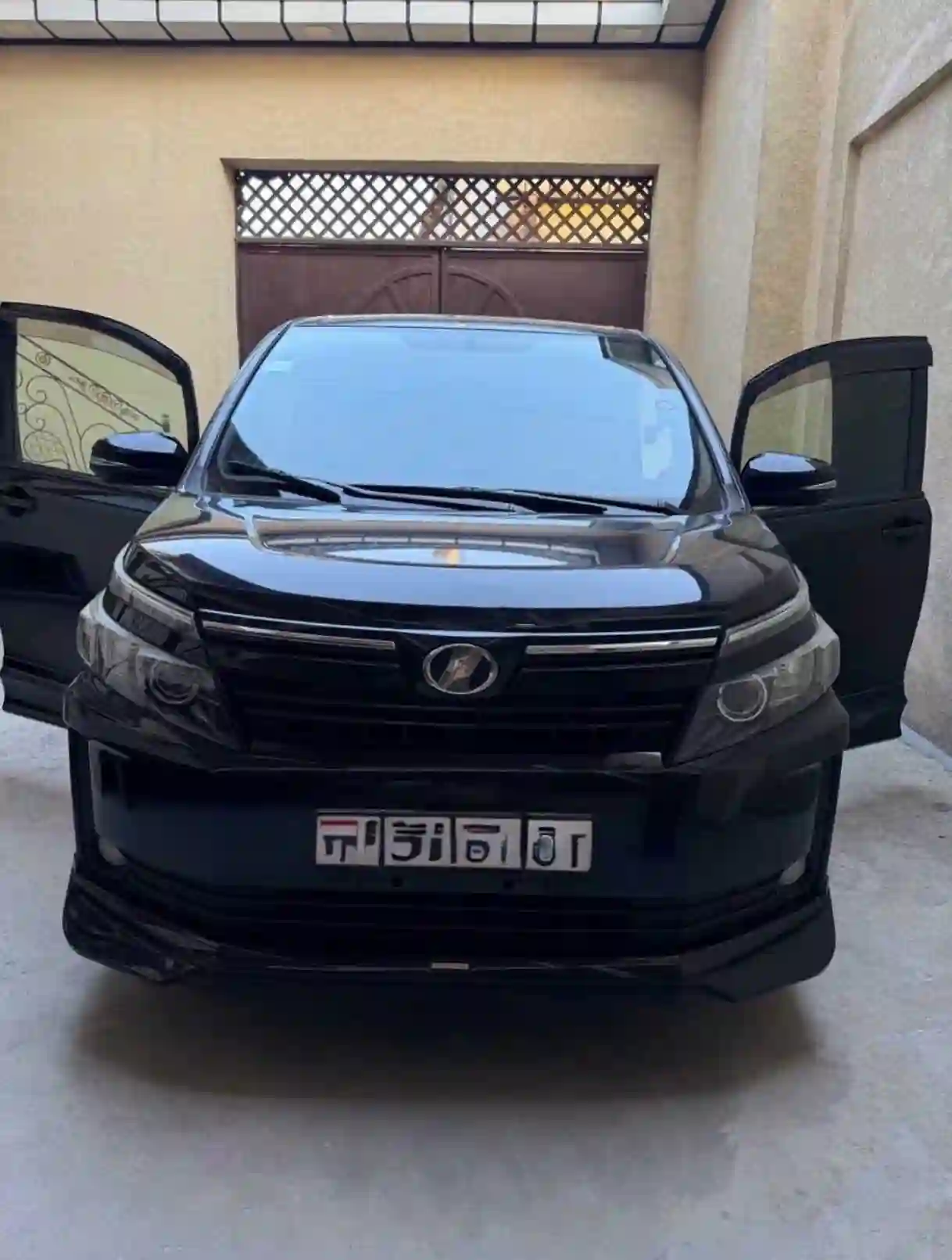 Toyota Voxy 2014
