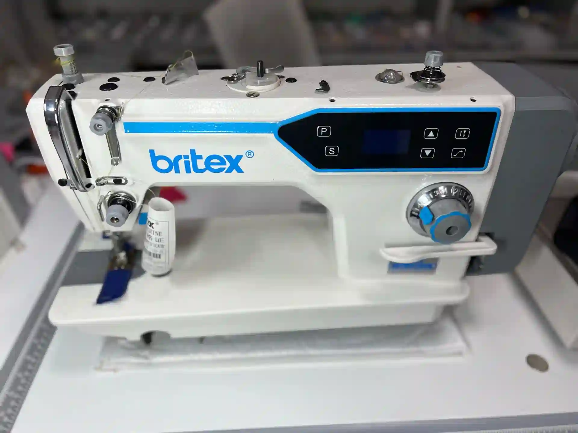 Мошинаи Дарздузи BRITEX BR-7200D1 