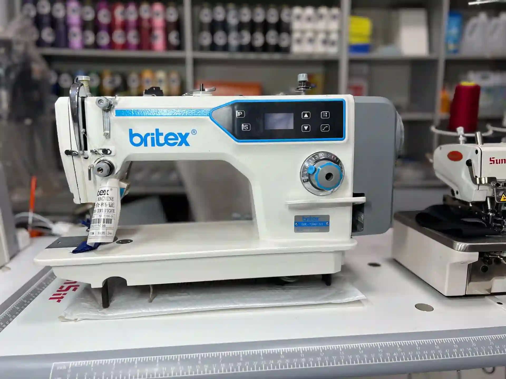 Мошинаи Дарздузи BRITEX BR-7200D1 