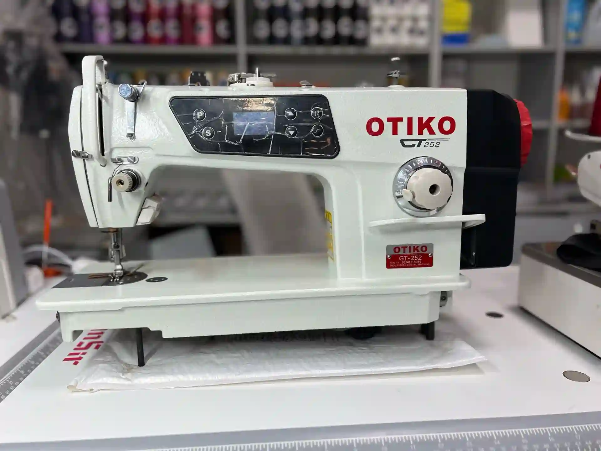 Мошинаи дарздӯзии OTIKO GT-252