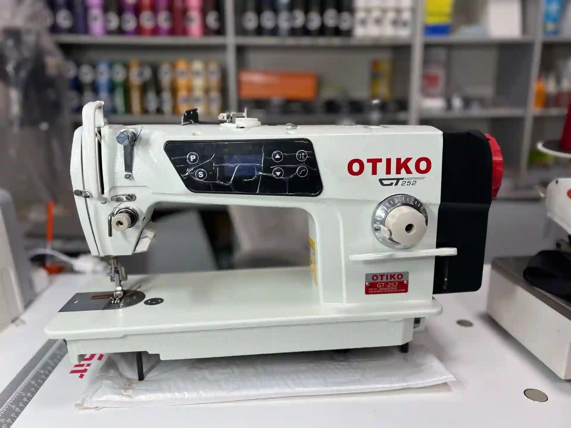 Мошинаи дарздӯзии OTIKO GT-252