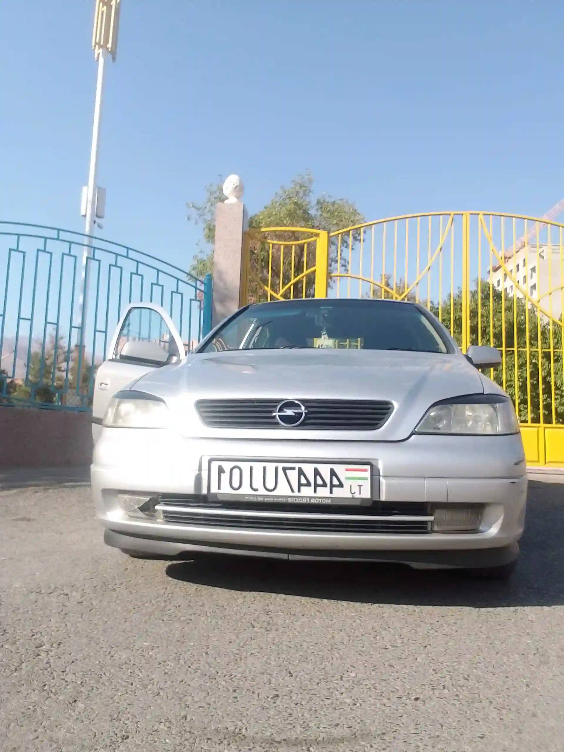 Opel Astra j 1998