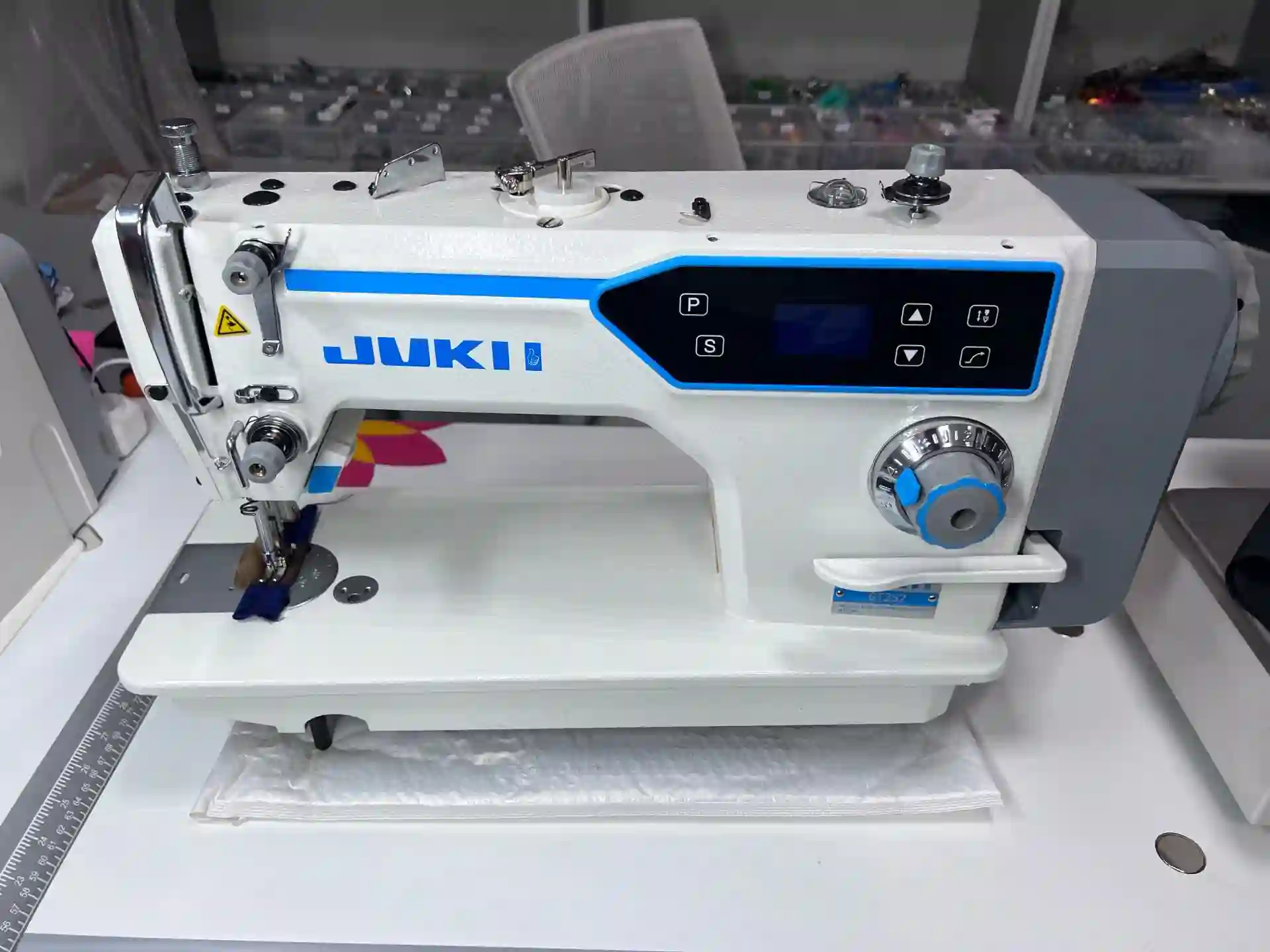 Мошинаи Дарздузи JUKII GT252  — миниатюра 5