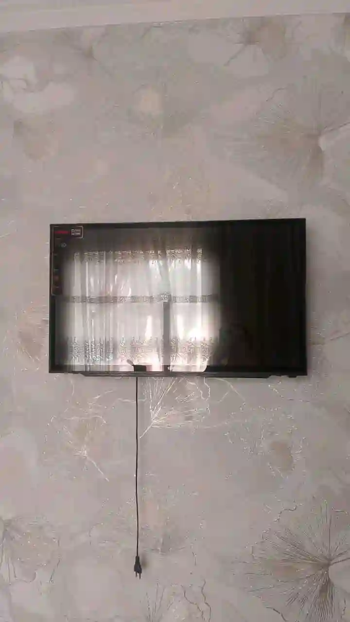 Телевизор Samsung — миниатюра 2