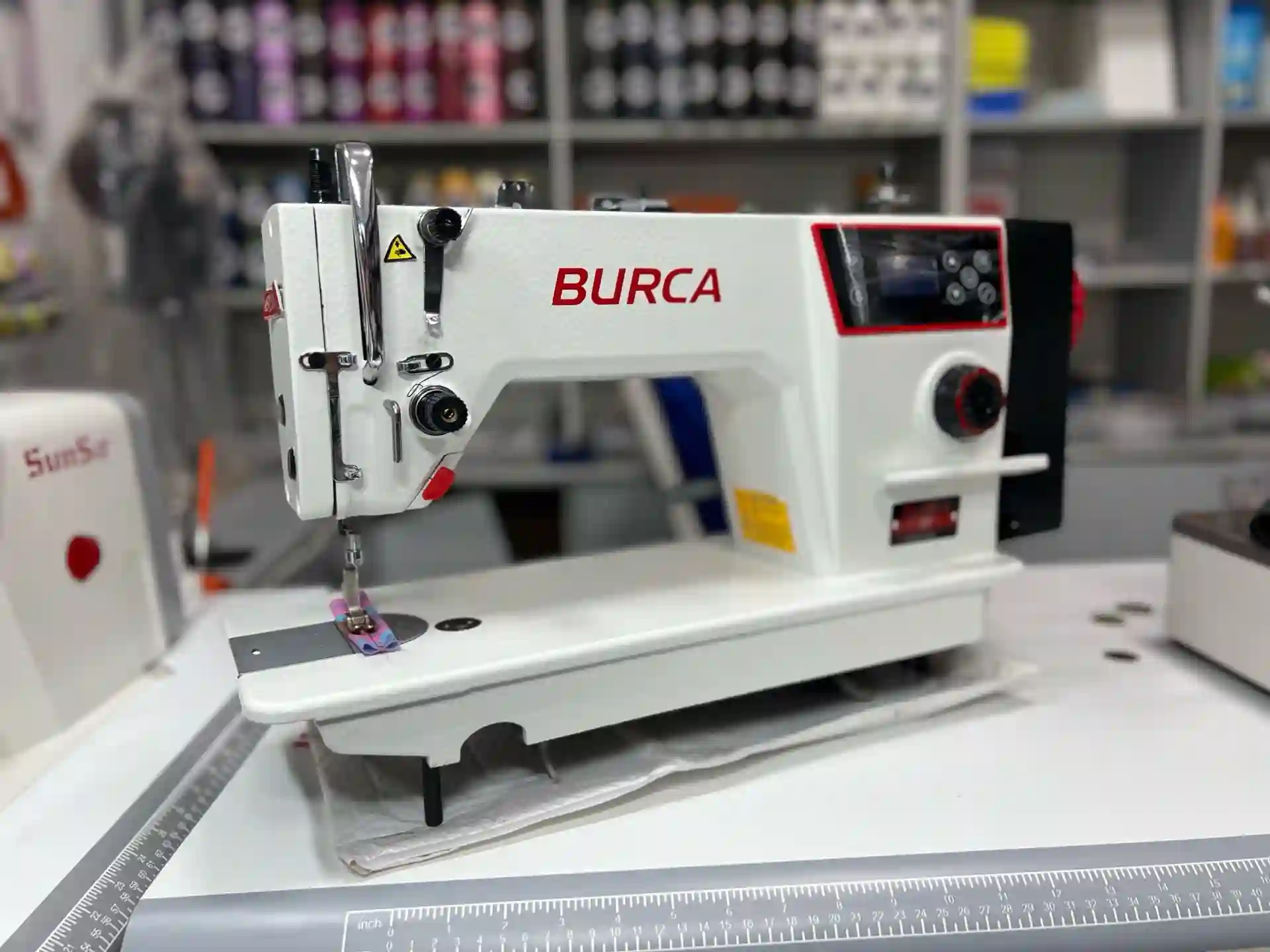 Мошинаи Дарздузи BURCA