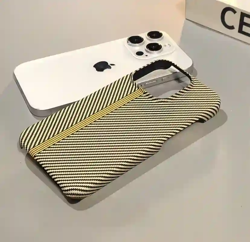 Чехол для iPhone  — миниатюра 4