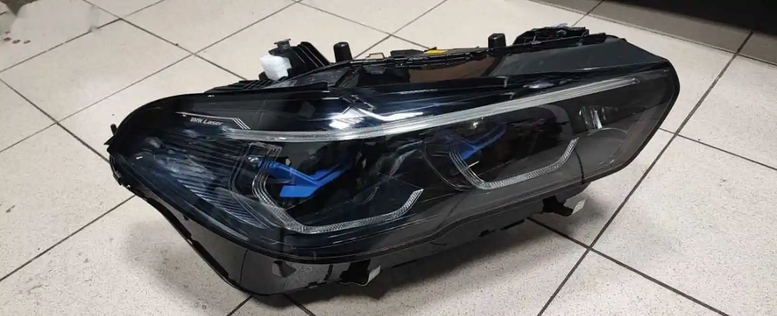 Корпус фары от BMW G5 G05 Laser — миниатюра 7