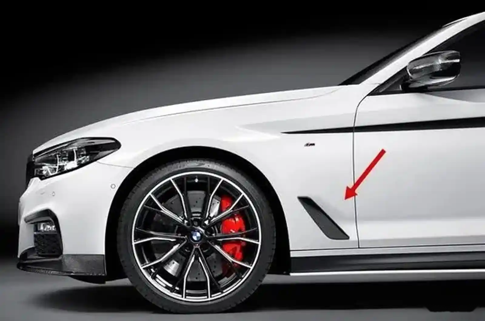 Накладка на крыло BMW G30 F90 — миниатюра 4