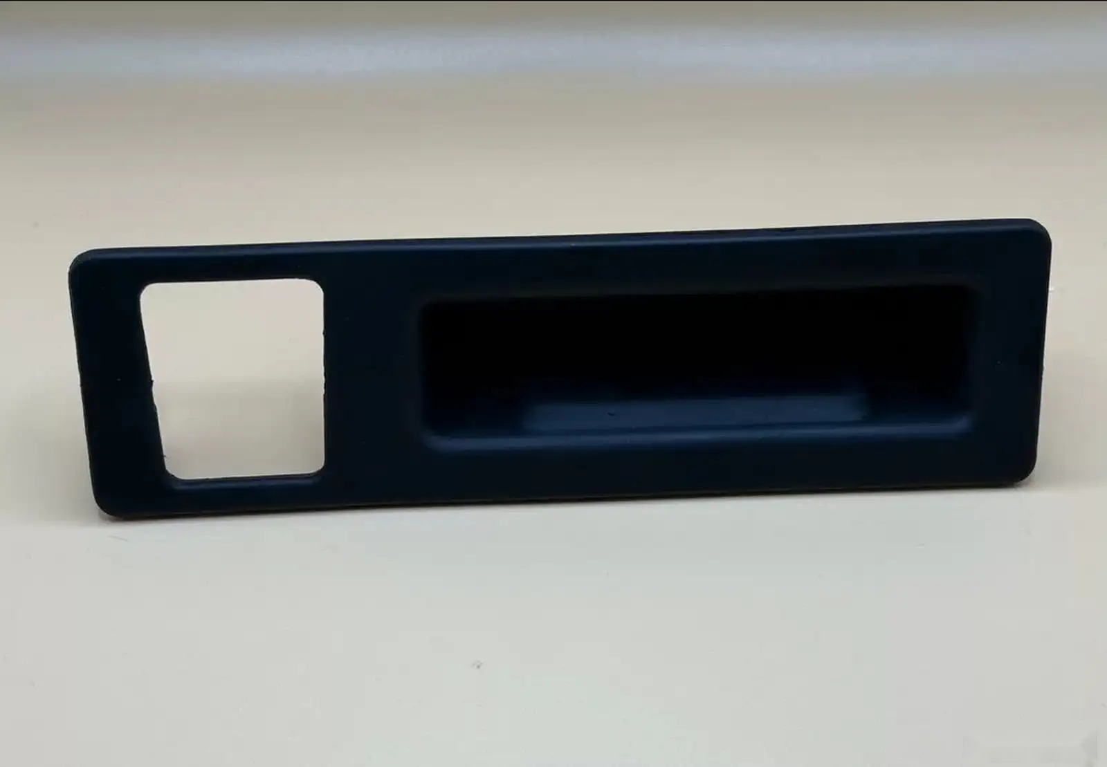 Кнопка открывание багажника BMW F30 F10 F15 F16 F01 F02