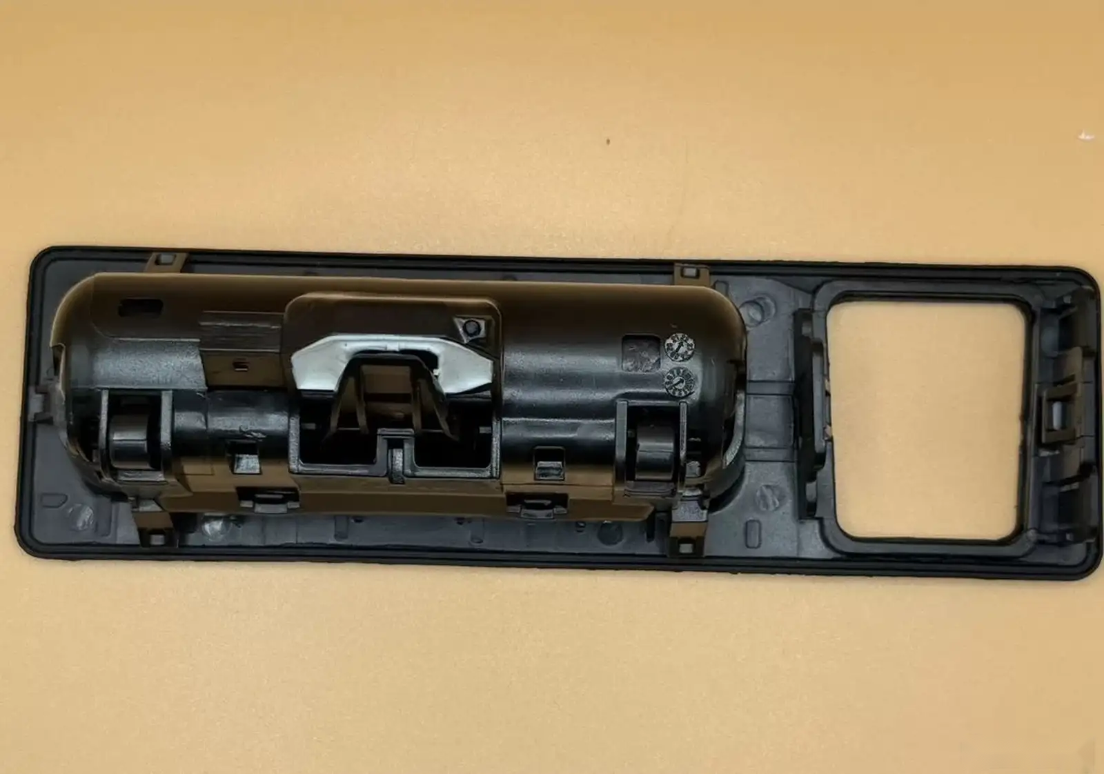 Кнопка открывание багажника BMW F30 F10 F15 F16 F01 F02 — миниатюра 3